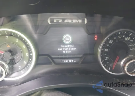 2019 Ram 1500 Laramie 4X4 5'7 Box z USA, uszkodzony, nr VIN 1C6SRFJT4KN773657